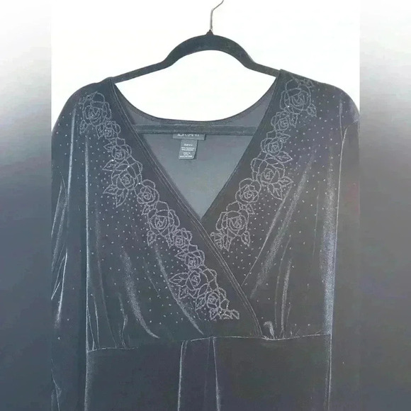 Lane Bryant Black Micro-Beaded Floral Velveteen Formal Wrap Blouse Top 22-24 - Picture 2 of 7